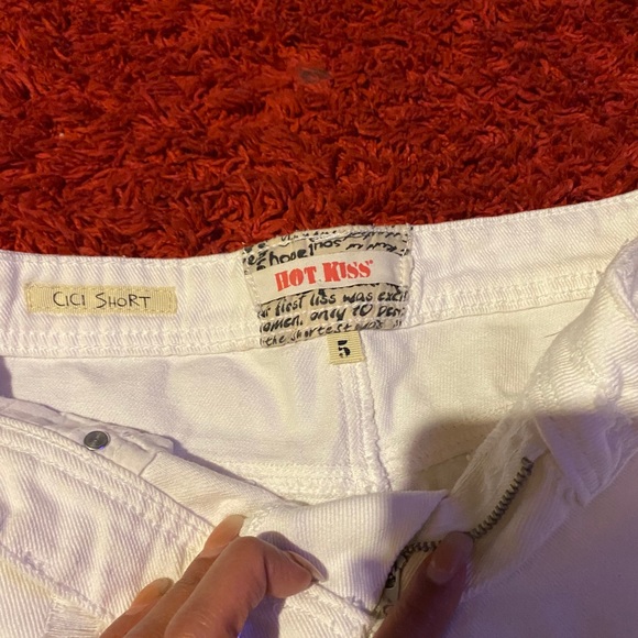 Distressed White Shorts Sz5 - Picture 3 of 4